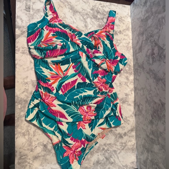 Woman’s Full Coverage Tummy Control Tropical Print Front Wrap OnePiece Swimsuit - Picture 2 of 4